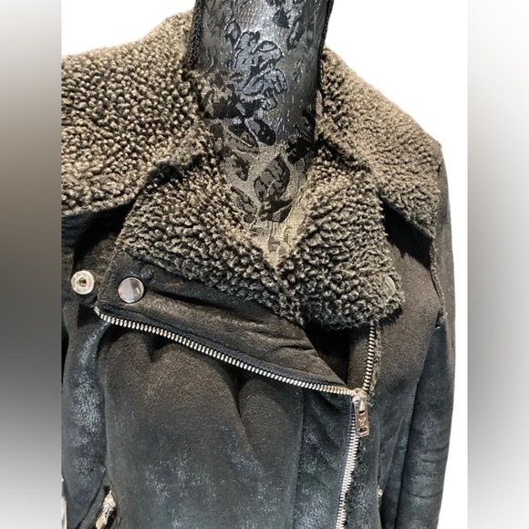 American Eagle - Women’s Faux Suede Faux Fur Moto Jacket - Picture 2 of 13
